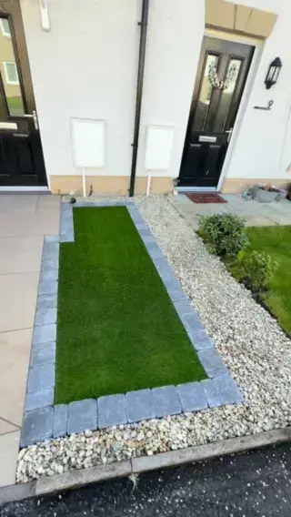 A look around one of our recently completed projects at Newton Farm 👌👌
This one’s been getting a lot of attention from people passing by in the estate — and you can see why!
The Cut N Blo team 🌱